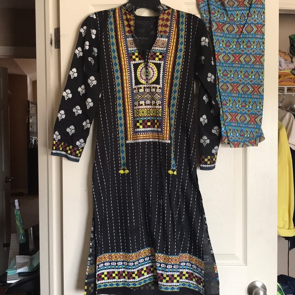 Stunning Traditional Dress and Leggings Set. - Picture 1 of 5